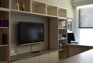 Comment éviter que votre meuble TV mural ne prenne pas trop de place dans votre salon
