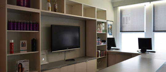 Comment éviter que votre meuble TV mural ne prenne pas trop de place dans votre salon